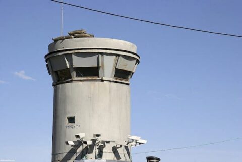 Gaza: Israeli surveillance tower