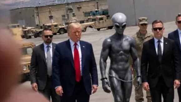 Donald Trump Alien picture